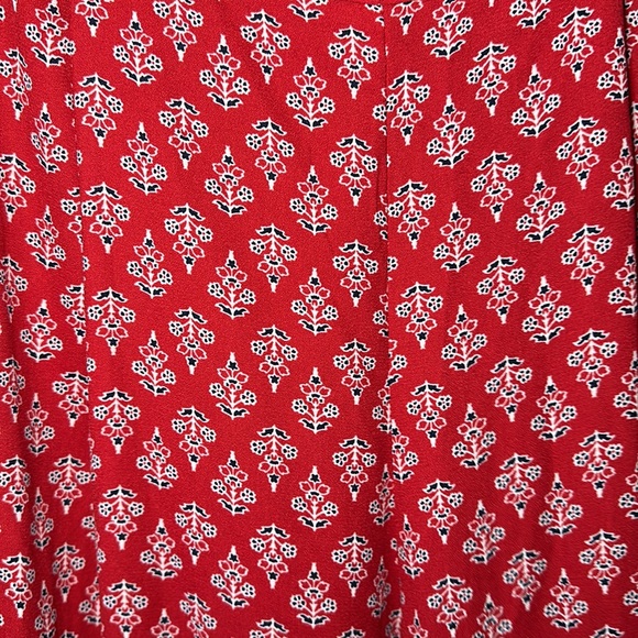 Flowy, light weight, wide legged size M pants - Picture 2 of 2